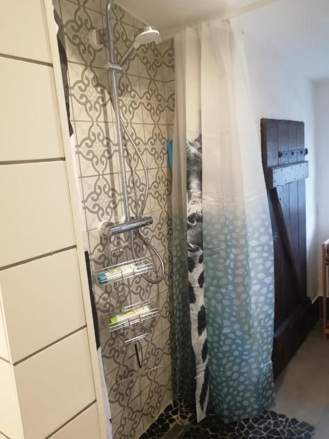Kleine Galerie Apartment Fuer 3 Mit Kueche Kamin Netflix Parken Und Hofladen Steinhofel Exterior foto