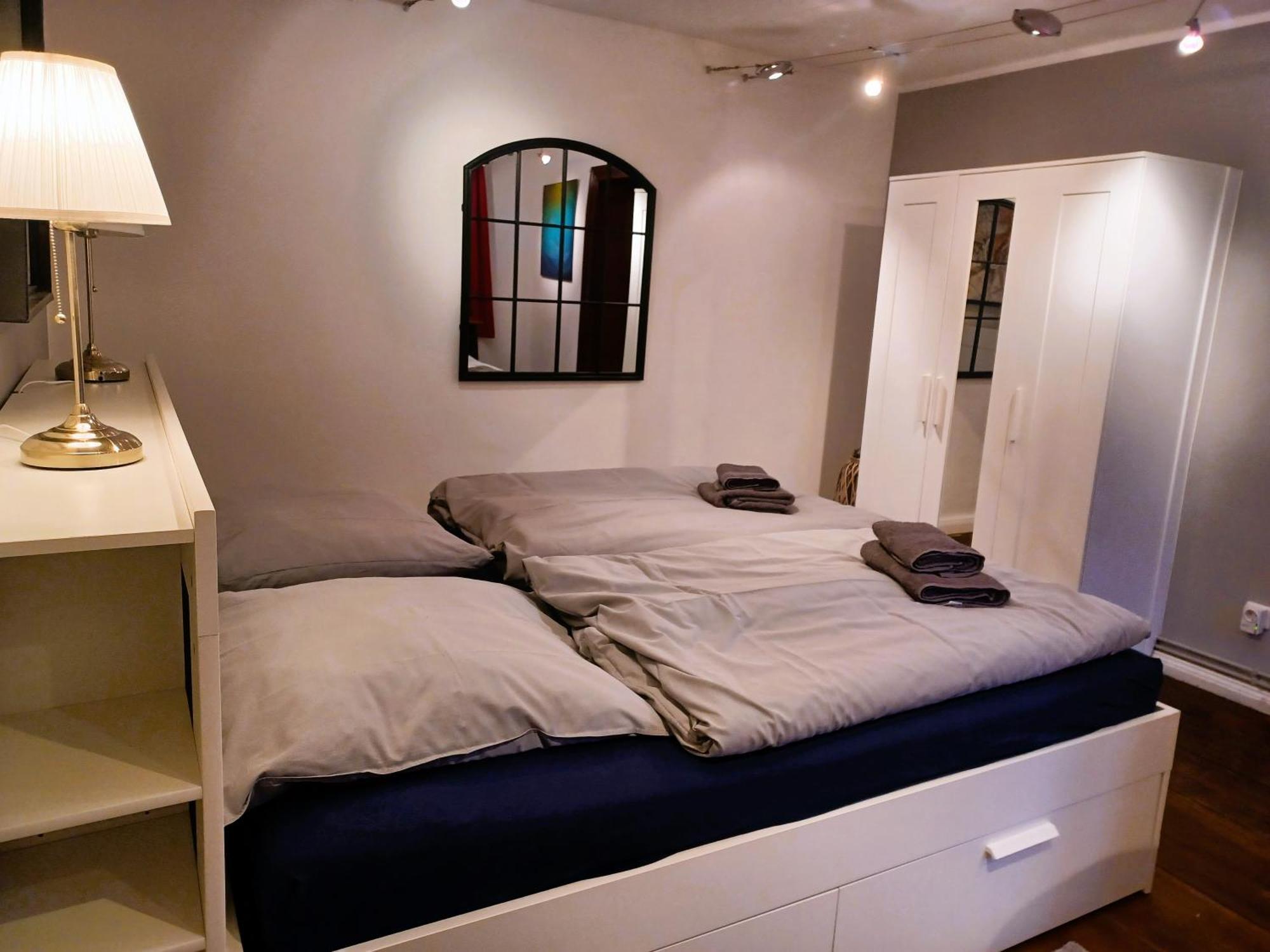 Kleine Galerie Apartment Fuer 3 Mit Kueche Kamin Netflix Parken Und Hofladen Steinhofel Exterior foto