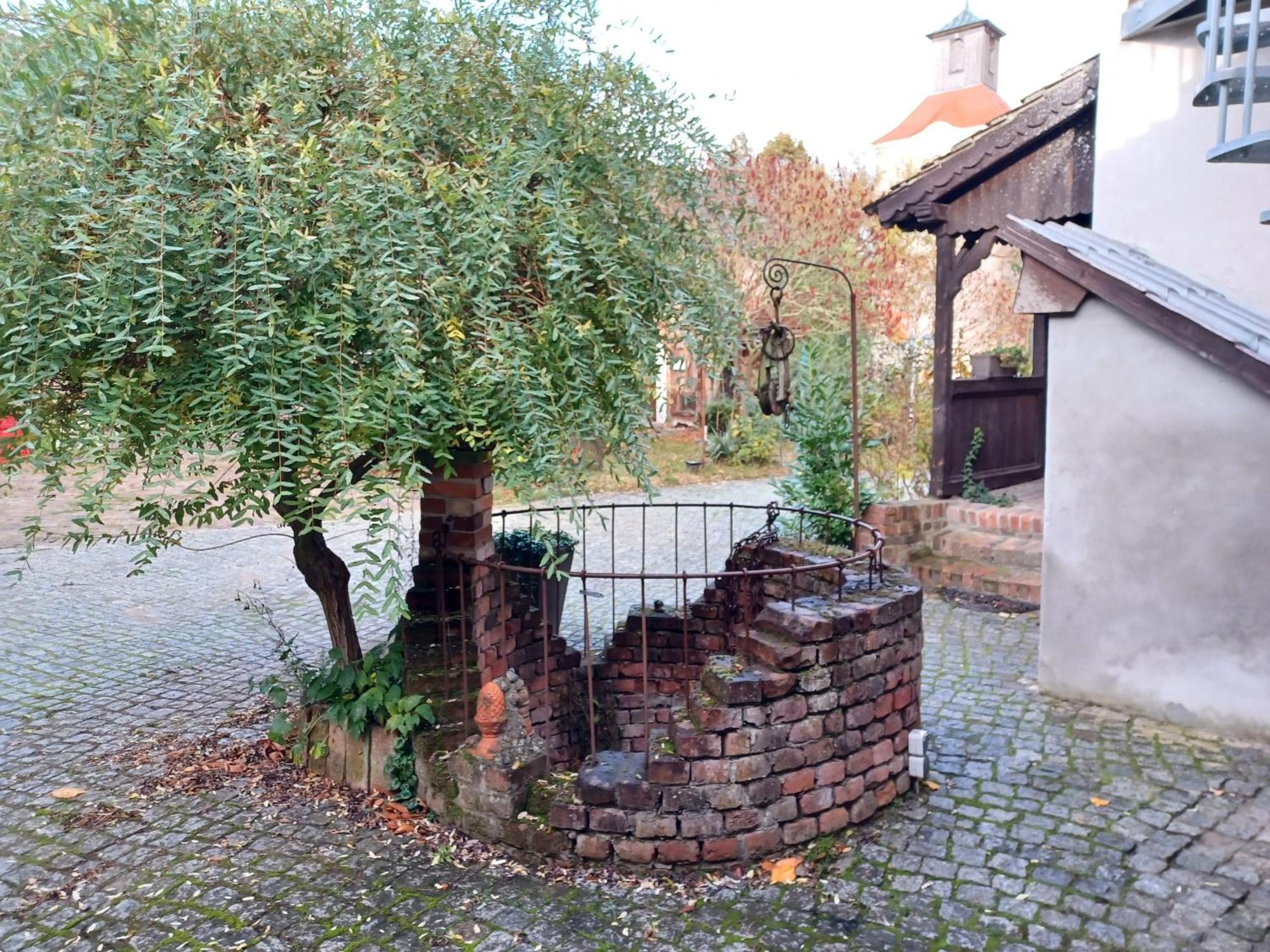 Kleine Galerie Apartment Fuer 3 Mit Kueche Kamin Netflix Parken Und Hofladen Steinhofel Exterior foto